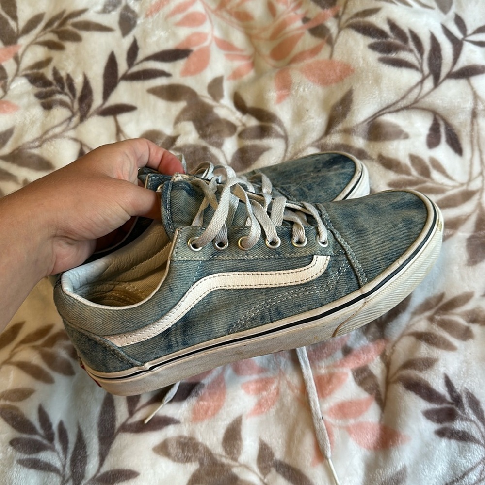 Women’s vans size 7.5